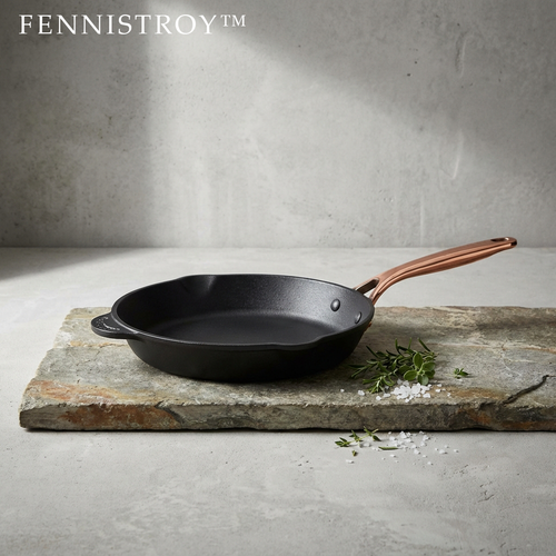 ✦ FENNISTROY The Cuprum-Cast Signature Skillet "Where the relentless heat of black iron meets the luminous grace of polished copper. Cookware that commands the kitchen and captivates the dining table."